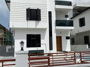 5 Bedroom Detached Duplex