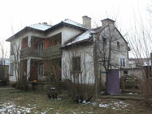 Big house, big yard, interesting architecture 