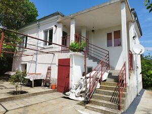 Two-storey house for sale with many fruit trees in the villa