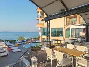 APARTMENT WITH BEAUTIFUL SEA VIEW! FIRST LINE!