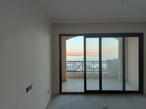 One-bedroom apartment with sea view 115 m² for sale