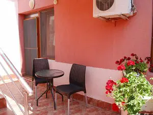 Large spacious ground floor studio, Saint Vlas