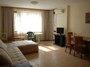 Twobedroom apartment near the sea with two bathrooms! 