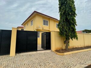 Exexutive 4bedroom house @ New Achimota/+233243321202