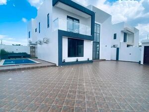 Luxurious 4bedroom townhouse @ East legon hill/+233243321202