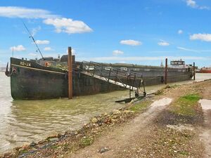 Incredible Houseboat - RoJa   £225,000