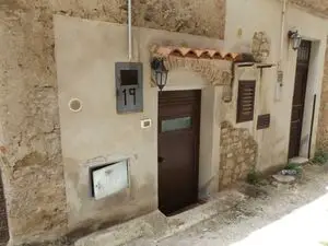 sh 804 town house, Caccamo, Sicily