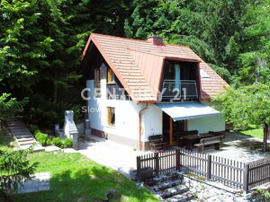 Beautiful weekend house in the heart of nature