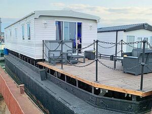 Static Houseboat for Completion - The Ivy   £95,000