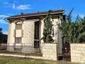 I am selling a LUX house with a property near Sombor