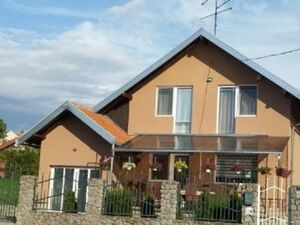 I am selling two houses on the plot Vrsac-Pavlis