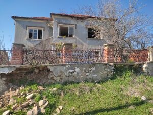 Cheap property for renovation in Svetlina, Haskovo region