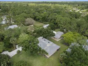 Must see! Located in the heart of Jupiter Farms