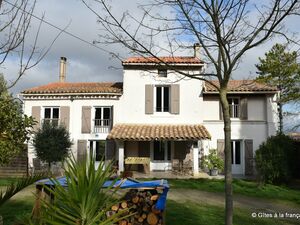 Farmhouse with 3 gites + pool on 16 hectare estate