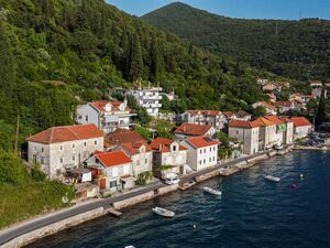 Historical building on the first line with sea view in Tivat