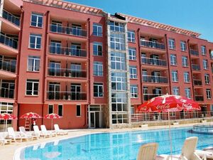 Big 45 sq. m. studio with balcony and pool view in Rainbow 2