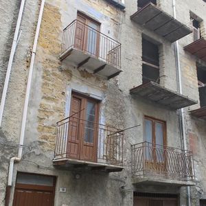 Townhouse in Sicily - Casa Cacciatore Alessandria