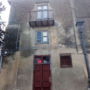 sh 661 town house, Montemaggiore, Sicily