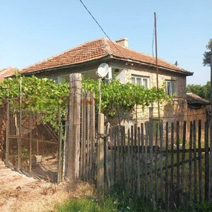 House in very good condition near Avren, Varna region with 6