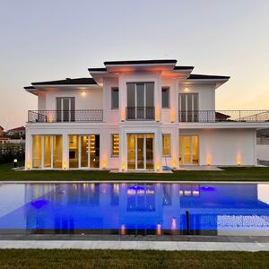 5 BEDROOMS LUXURIOUS VILLA 