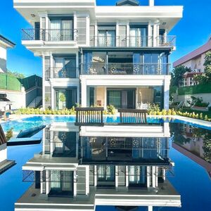 10+3 LUX VILLA NEAR SEA + SMART SYSTEM + POOL + ELEVATOR