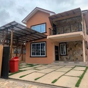 4BEDROOM HOUSE@ ACHIMOTA