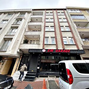 3+1 SPACİOUS FLAT CLOSE TO THE METROBUS 