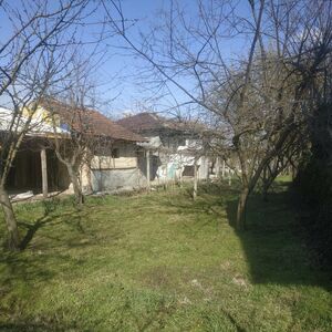 2-bed house and garage near Varna and the beach