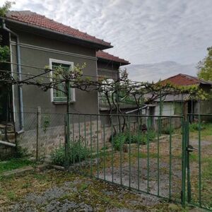 Very well preserved House near Sevlievo Town-Gabrovo region,