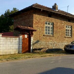  Big 2-Storey House, outbuildings, large yard 1900m2, extra: