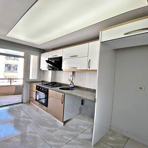 URGENT SALE FOR THİS FLAT CLOSE TO THE METROBUS GOOD PRİCE 