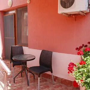 Large spacious ground floor studio, Saint Vlas