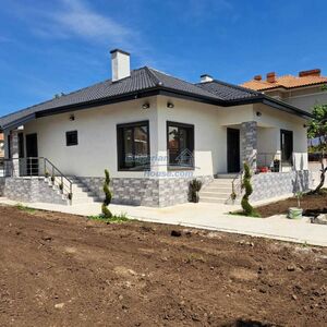 Spacious renovated house in the town of Kavarna