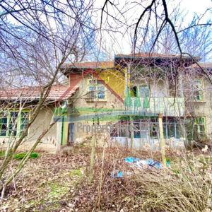  Rural 2 storey house with large Yard 1751m2, outbuildings, 