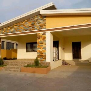 Brand new 3 bedroom house @ Amasamam/+233243321202