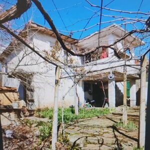 Rural property with a large yard of 2000 sq.m. and a well, V