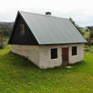 Legal house 8 km from the center of Zabljak
