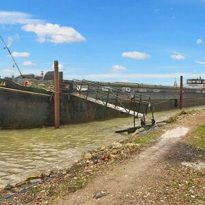 Incredible Houseboat - RoJa   £225,000