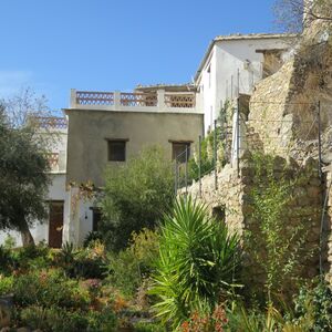 Large Townhouse with Apartments