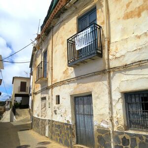 Large Townhouse in Alcutar