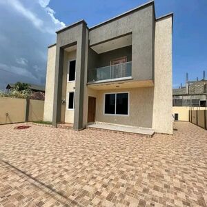 Luxurious 4bedroom townhouse @ Adjringanor/+233243321202