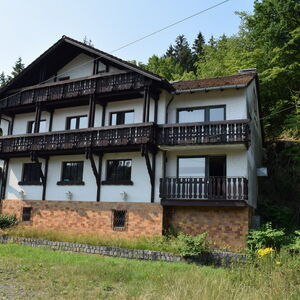 Hotel with 10 guest rooms at the forest - 4 to be restored