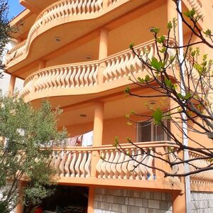 I am selling a house in Bar-Bjelisi