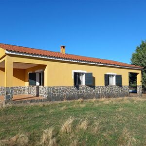 Chalet with land and grape vines Extremadura/Trujillo