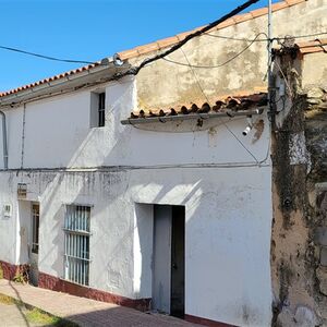 Village house/Spain/Extremadura/Trujillo/Madroñera