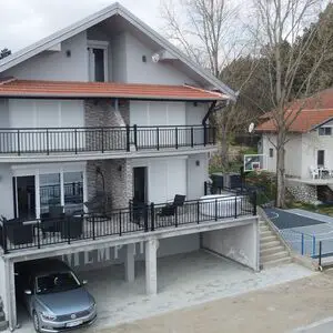 Family house with 5 separate apartments on the very bank of 