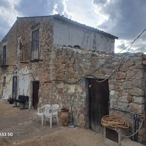 sh 821, villa, Caccamo, Sicily