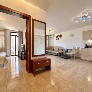 Spacious 1-Bedroom Apartment with Sea & Pool Views, Etara 3 