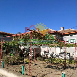 One-storey sound structure House, 1200m2 Yard, outbuildings,