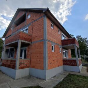 Multi-apartment house in the center of Banja Vrdnik